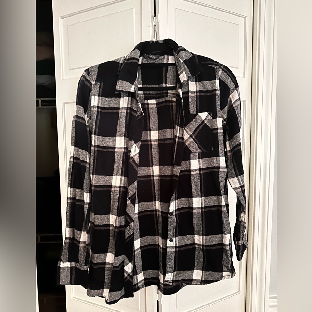 Eddie Bauer M size, navy blue flannel